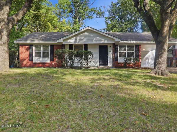 1572 Brookhaven Drive, Southaven, MS 38671