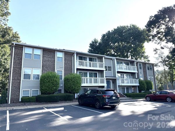 1645 Arlyn Circle, Unit M, Charlotte, NC 28213