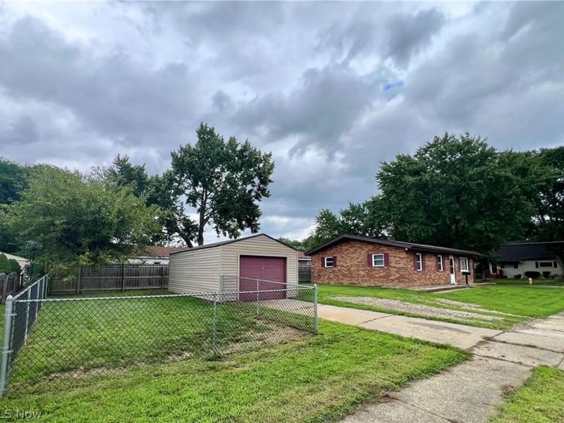 1589 Bronson Road, Akron, OH 44305 Photo 2
