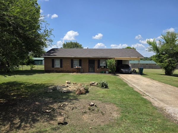 208 E Wheeler Ave., Okolona, MS 38860