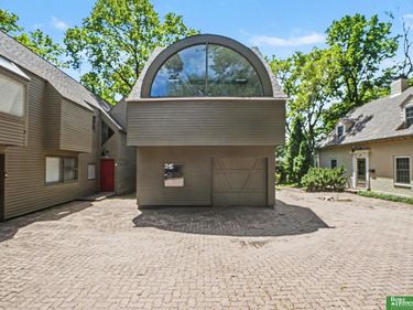 6009 Lafayette Court, Omaha, NE 68132