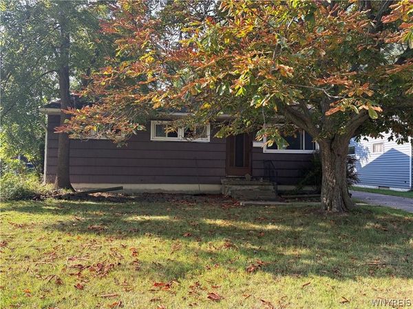 187 Sharon Parkway , Lackawanna, NY 14218