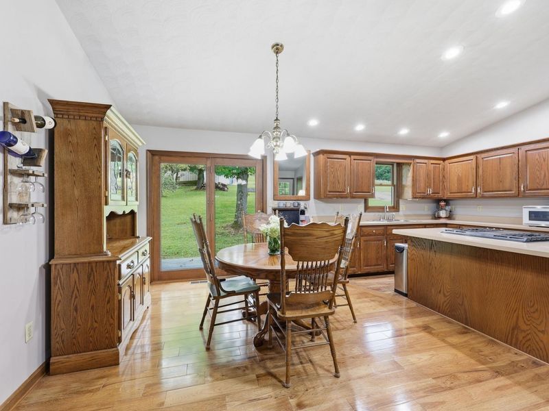 1550 Pinkerton Lane, Zanesville, OH 43701 Photo 12