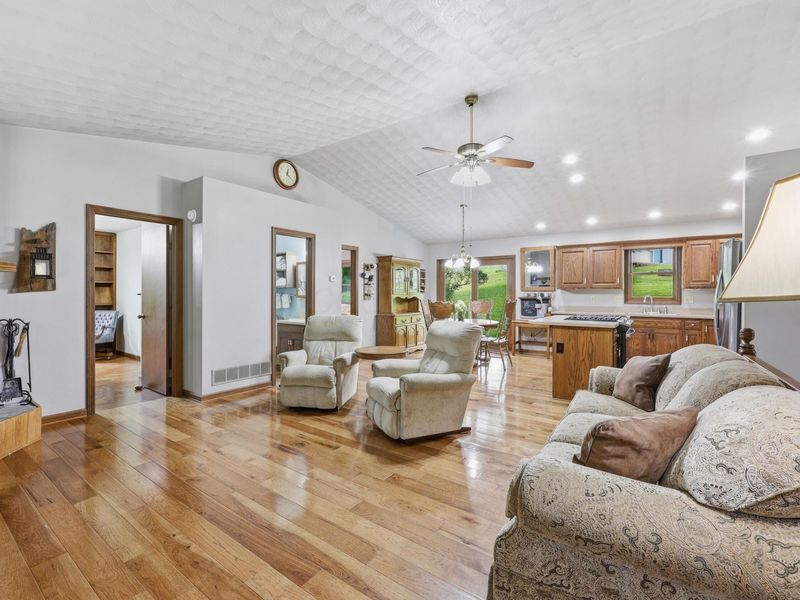 1550 Pinkerton Lane, Zanesville, OH 43701 Photo 6