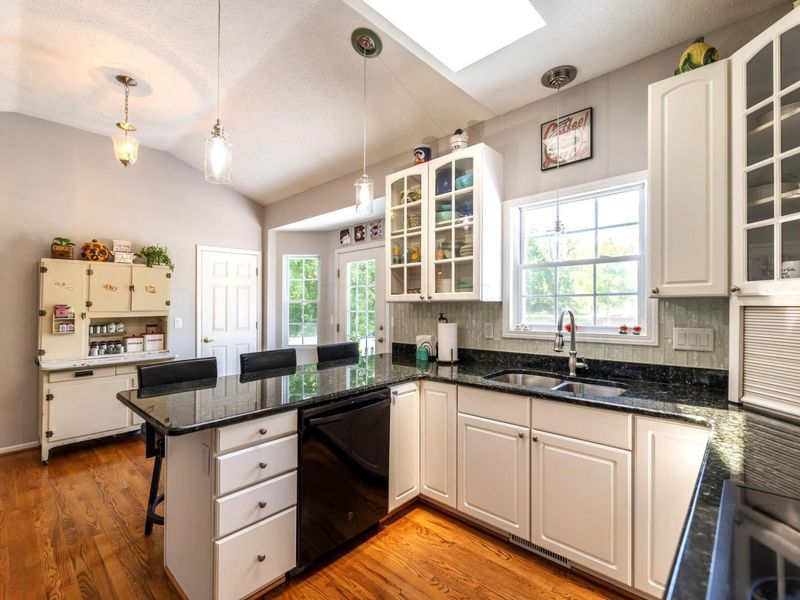 1440 E Choctaw Drive , London, OH 43140 Photo 11