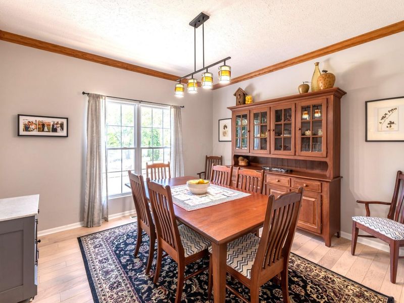 1440 E Choctaw Drive , London, OH 43140 Photo 12