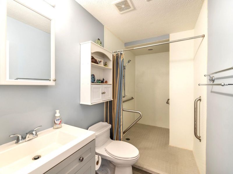 1440 E Choctaw Drive , London, OH 43140 Photo 21