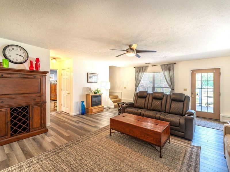 1440 E Choctaw Drive , London, OH 43140 Photo 23