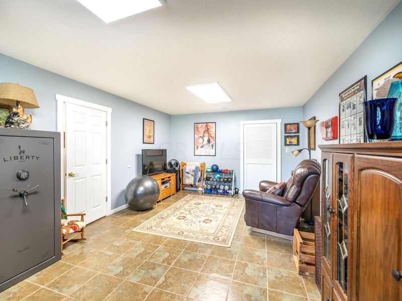 1440 E Choctaw Drive , London, OH 43140 Photo 24