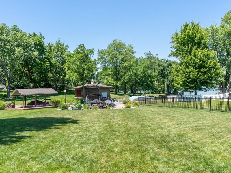 1440 E Choctaw Drive , London, OH 43140 Photo 28