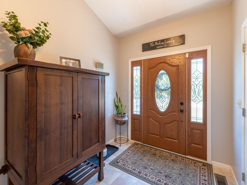1440 E Choctaw Drive , London, OH 43140 Photo 5