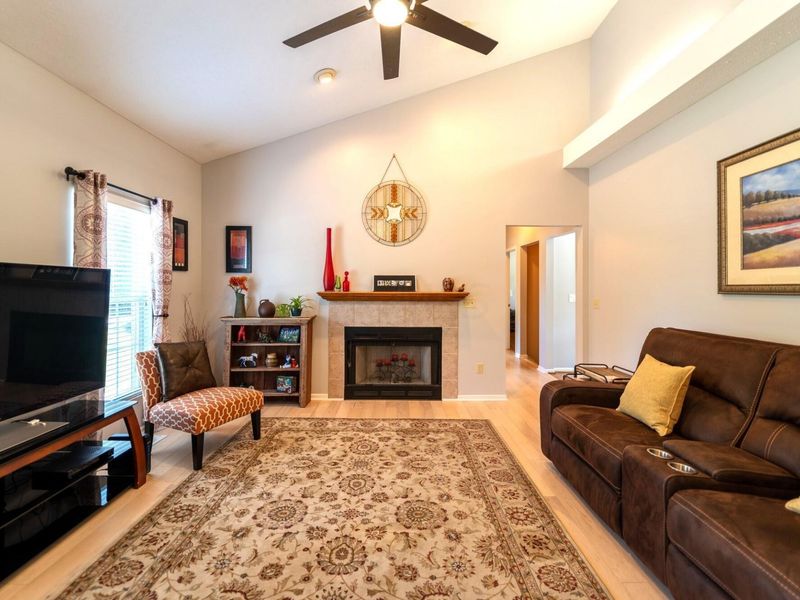 1440 E Choctaw Drive , London, OH 43140 Photo 6