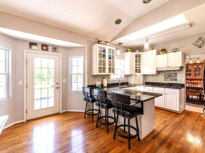 1440 E Choctaw Drive , London, OH 43140 Photo 8