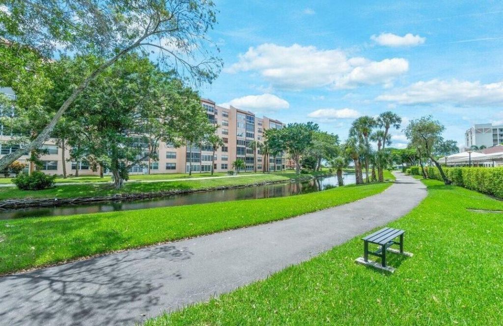 14475 N Strathmore Lane, Unit 308, Delray Beach, FL 33446 Photo
