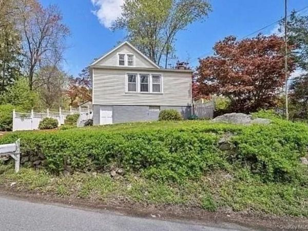 222 N Terry Hill Road , Carmel, NY 10512