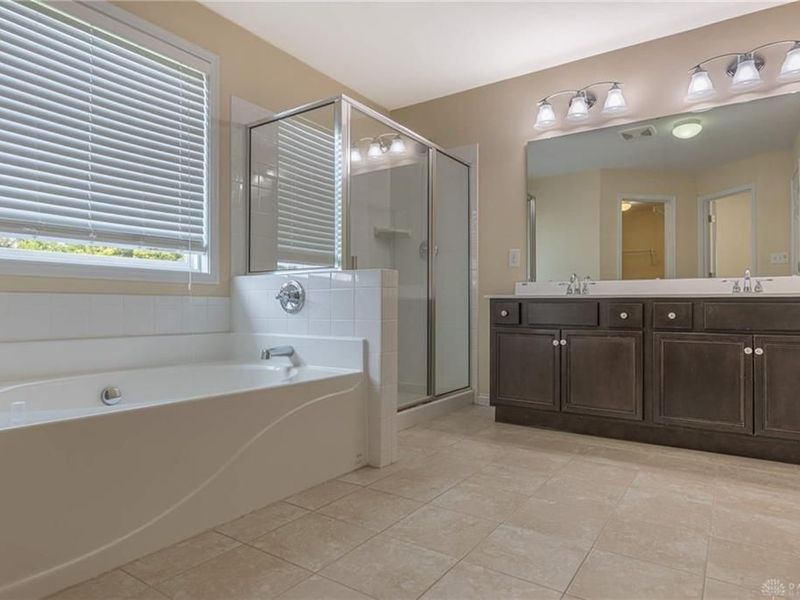 10049 Meadow Woods Lane, Washington Township, OH 45458 Photo 28