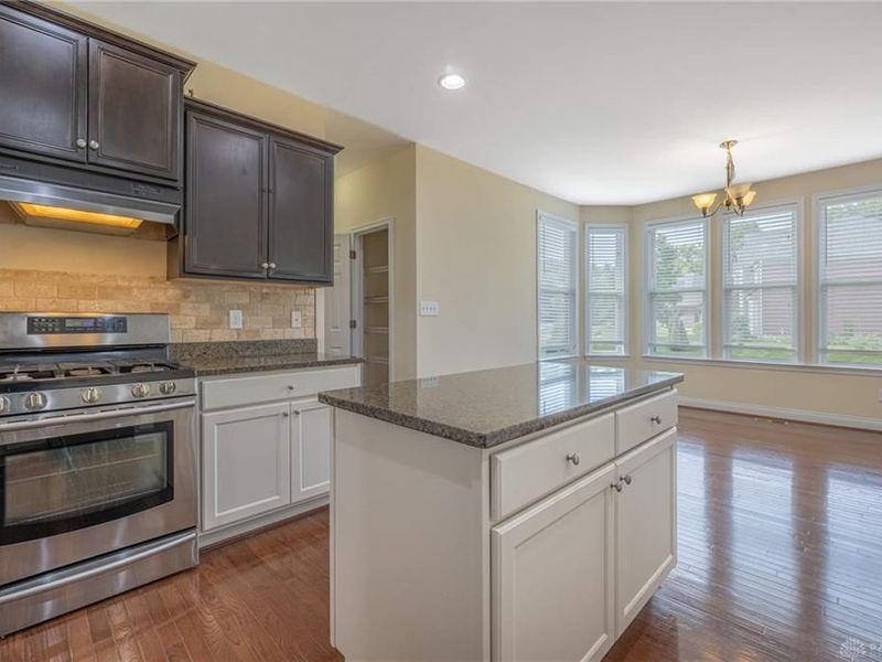 10049 Meadow Woods Lane, Washington Township, OH 45458 Photo 9