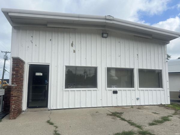 1216 E MARKLAND Avenue, Kokomo, IN 46902