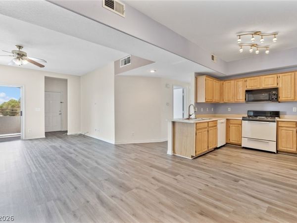 5655 E Sahara Avenue, Unit 2060, Las Vegas, NV 89142
