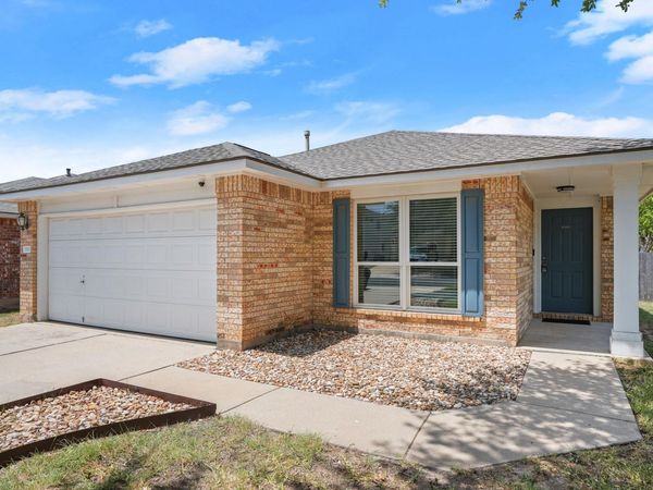 1511 Nettie DR, Leander, TX 78641