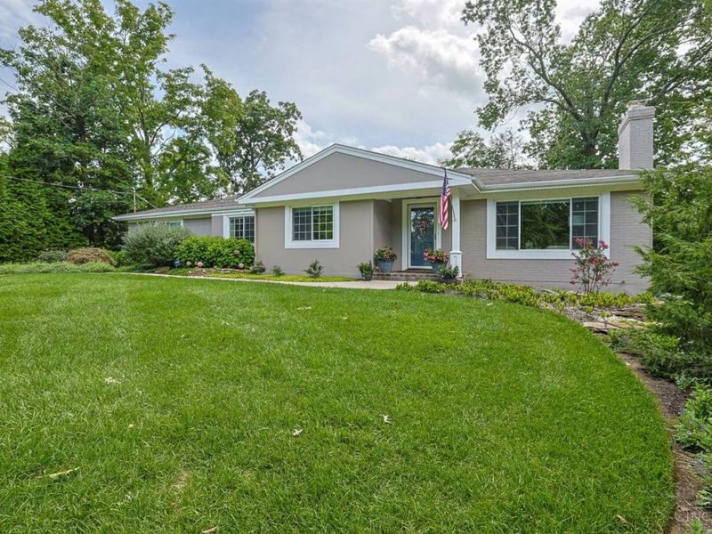 6127 Kaywood Drive, Madeira, OH 45243 Photo 2