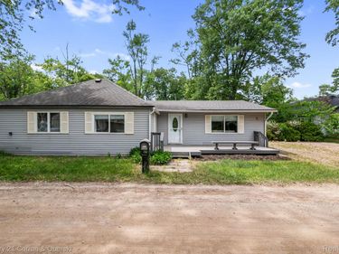 2374 Lakena Road, West Bloomfield Township, Mi 48324