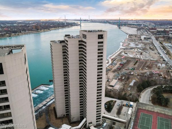 1001 W Jefferson Avenue #300/24J, Detroit, Mi 48226