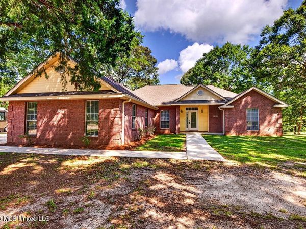 91 Cedar Wood Drive, Perkinston, MS 39573