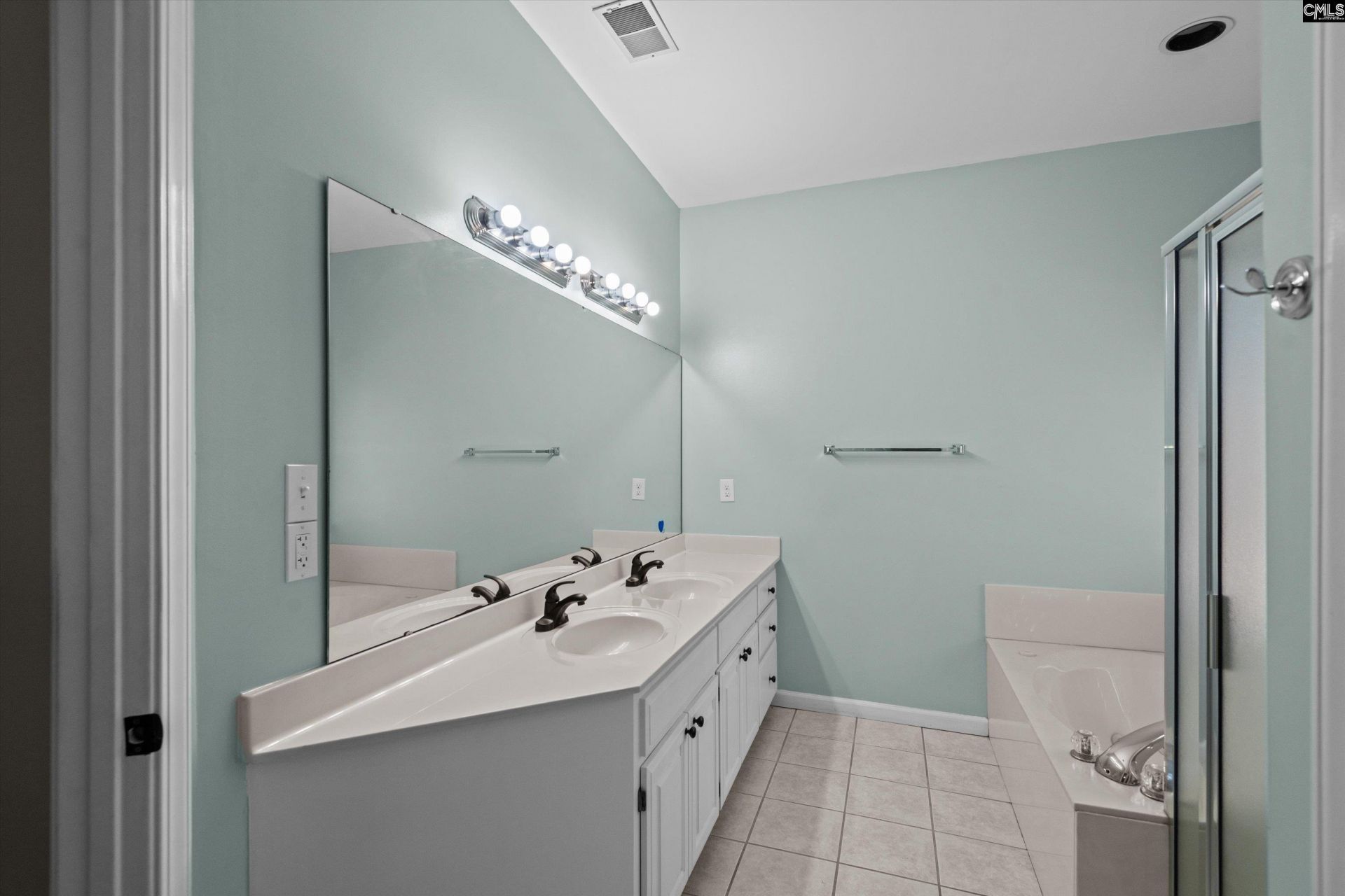 208 Winchester Court Photo 22