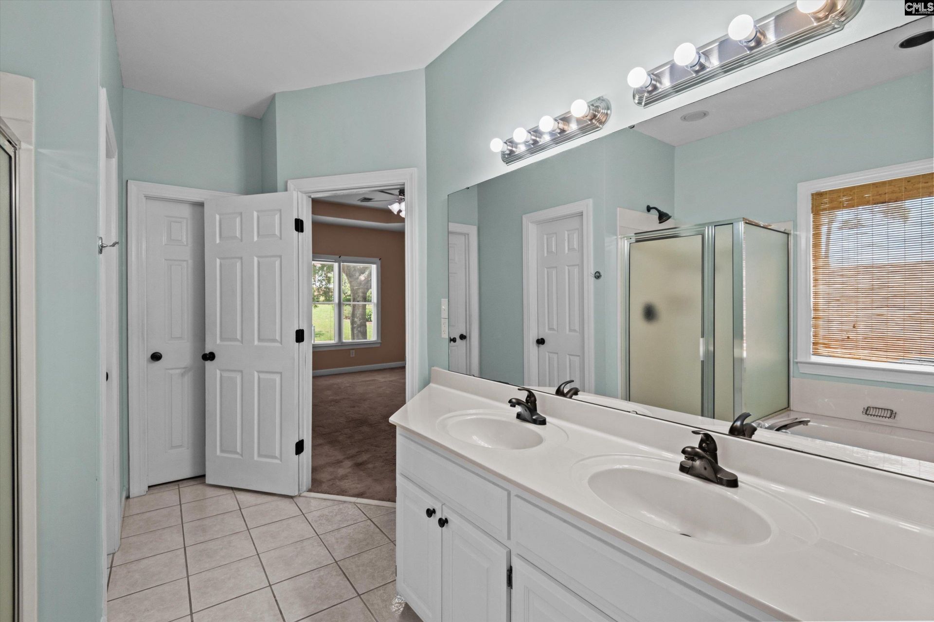 208 Winchester Court Photo 24