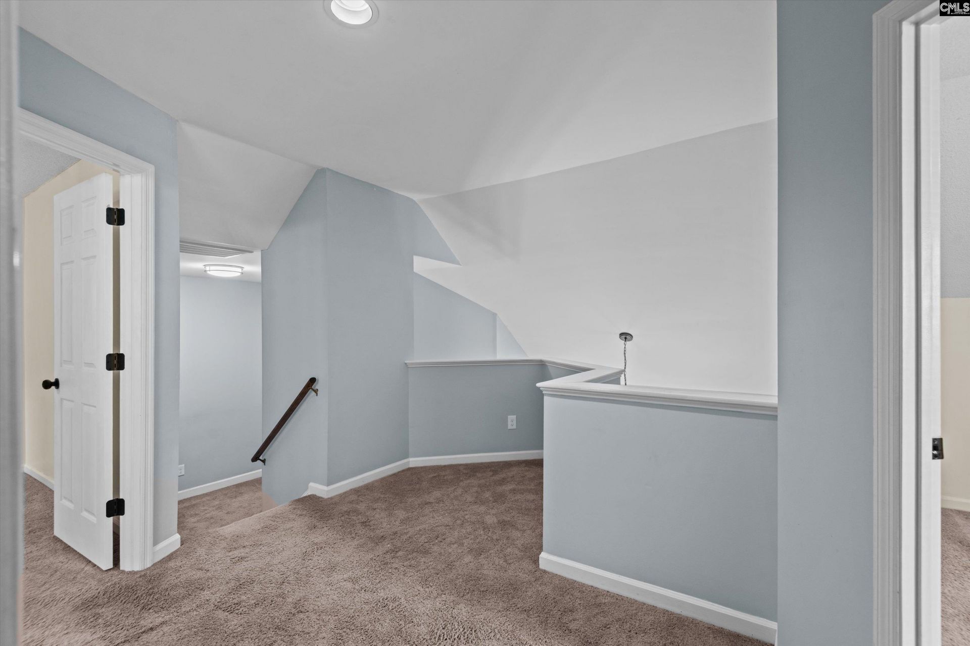 208 Winchester Court Photo 25
