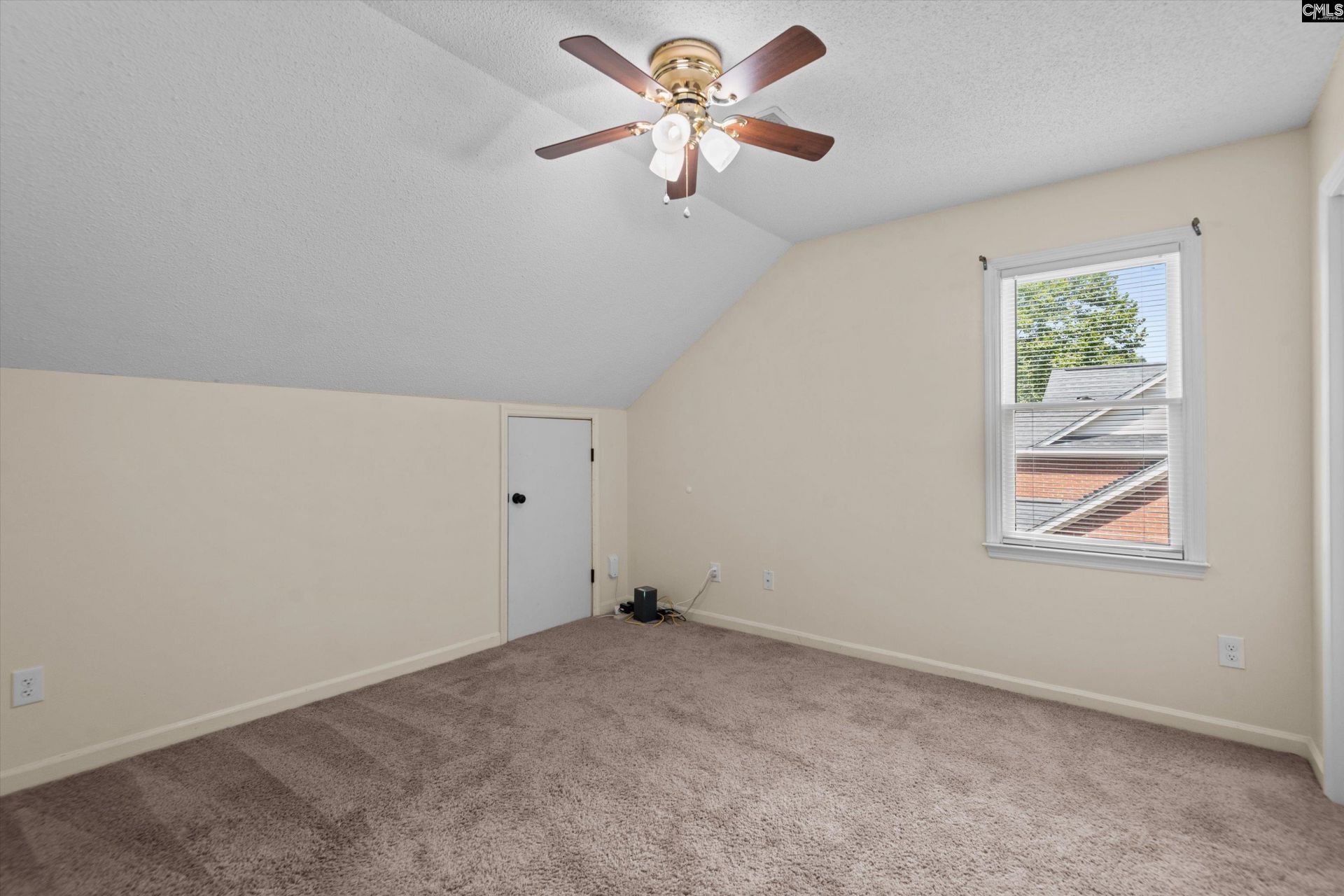 208 Winchester Court Photo 26