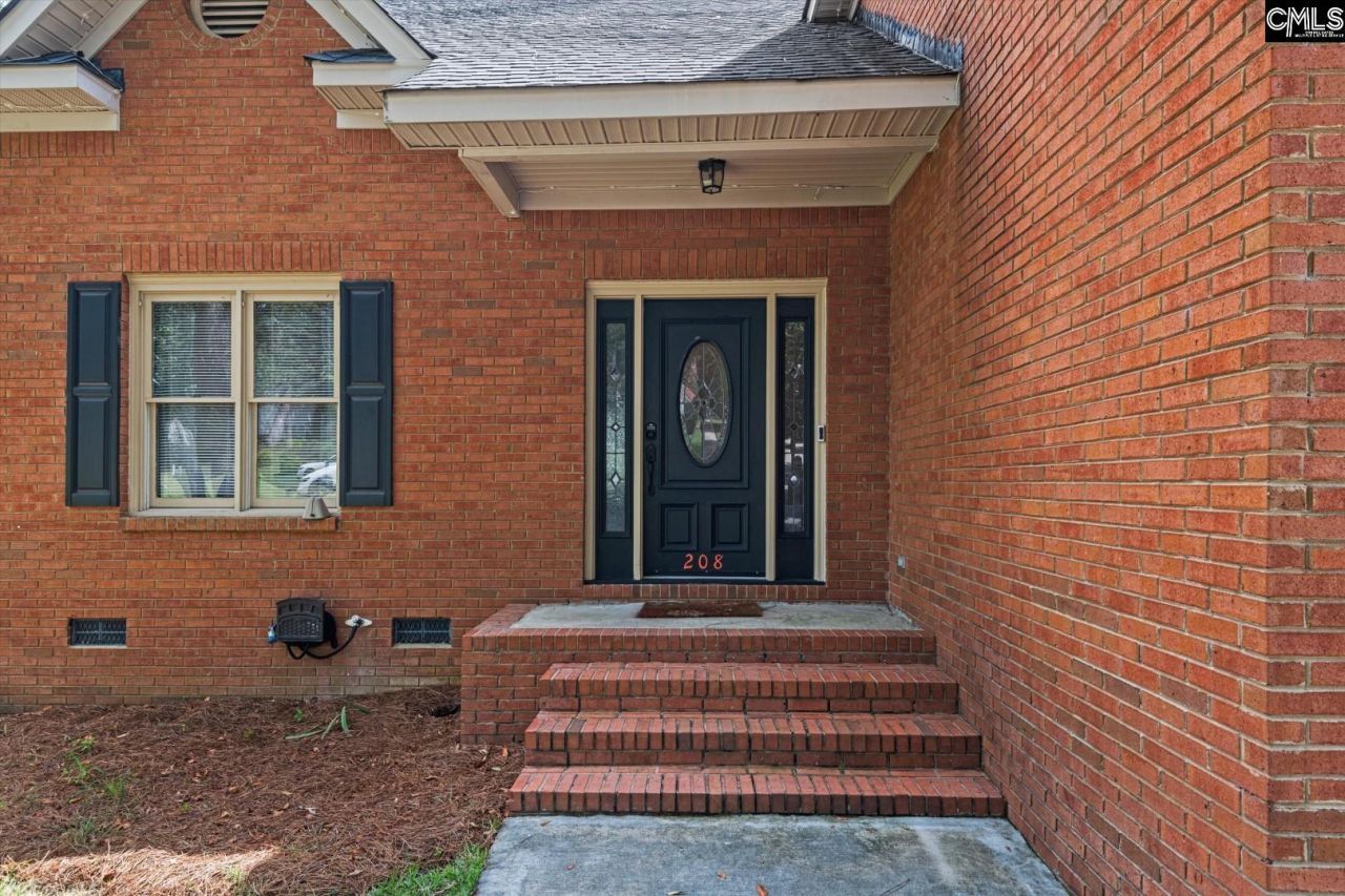 208 Winchester Court Photo 5