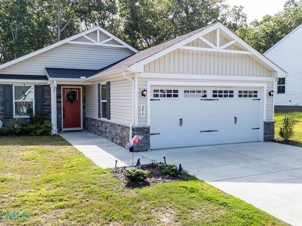 290 Pleasants Lane , Kilmarnock, VA 22482