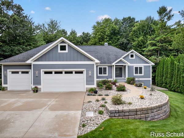 6335 Silverton Drive, Norton Shores, MI 49444