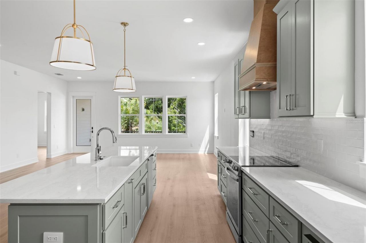3534 Overlook Drive Ne, Saint Petersburg, FL 33703 Photo