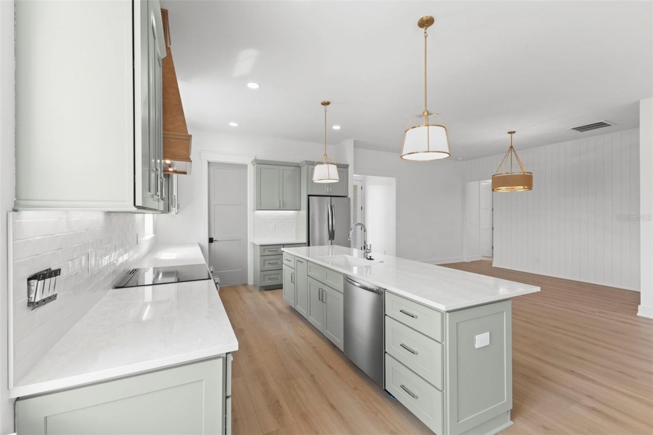 3534 Overlook Drive Ne, Saint Petersburg, FL 33703 Photo