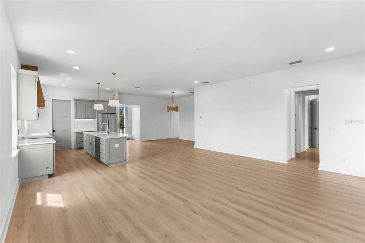 3534 Overlook Drive Ne, Saint Petersburg, FL 33703 Photo