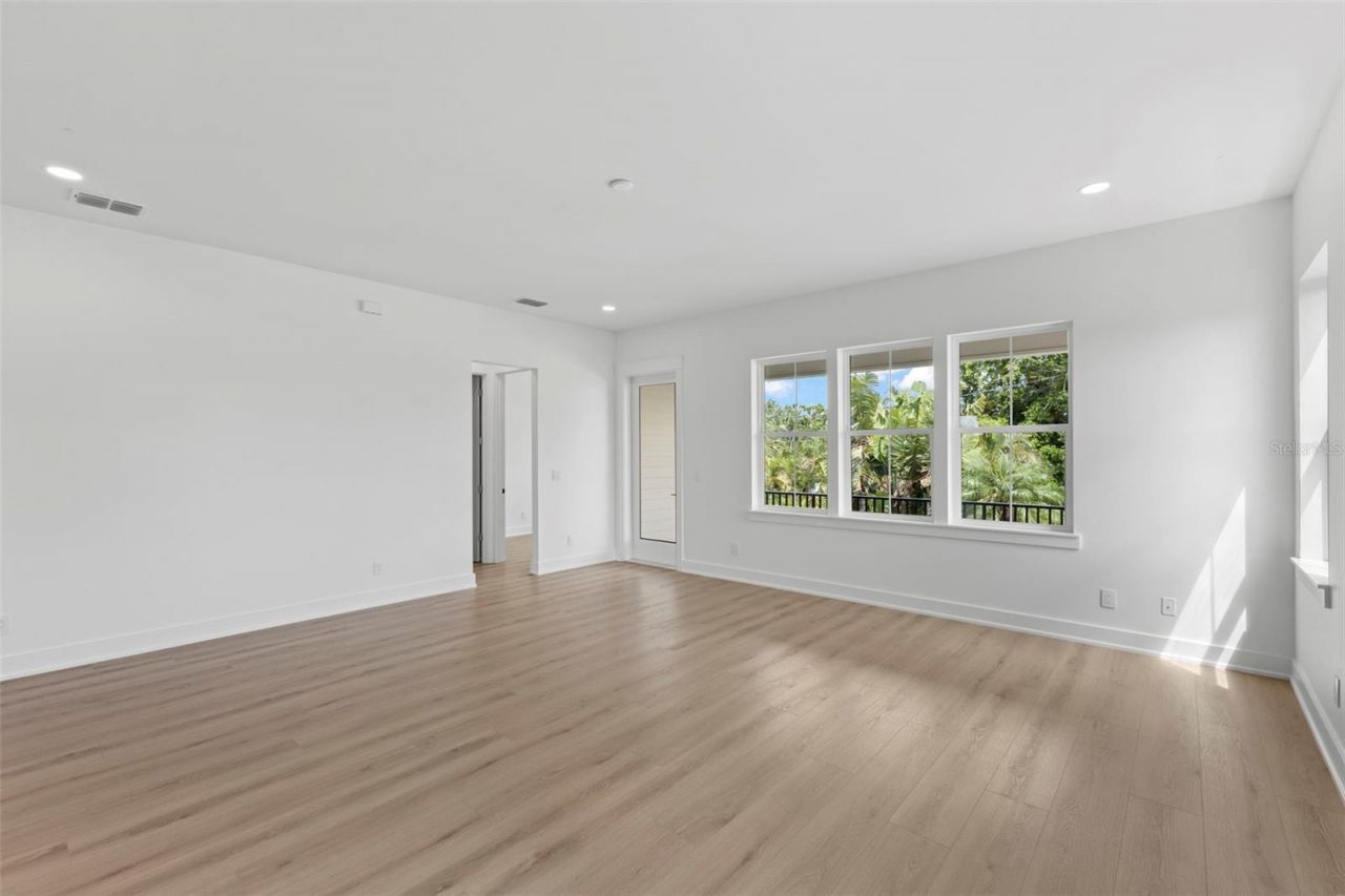 3534 Overlook Drive Ne, Saint Petersburg, FL 33703 Photo