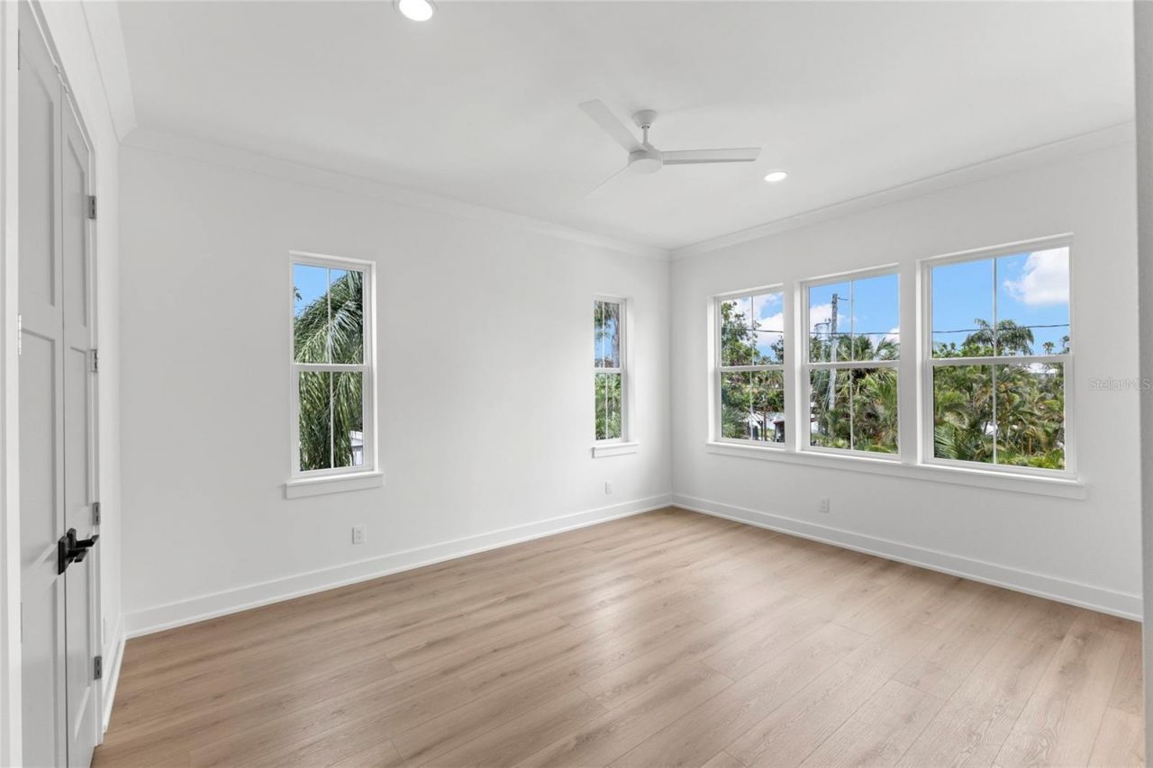 3534 Overlook Drive Ne, Saint Petersburg, FL 33703 Photo