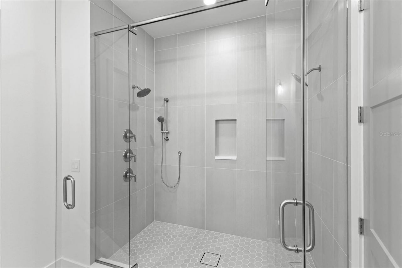 3534 Overlook Drive Ne, Saint Petersburg, FL 33703 Photo