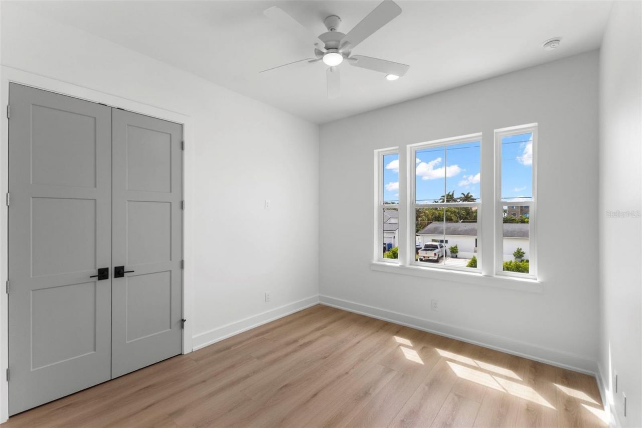 3534 Overlook Drive Ne, Saint Petersburg, FL 33703 Photo