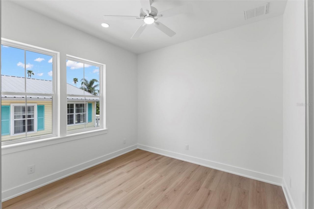 3534 Overlook Drive Ne, Saint Petersburg, FL 33703 Photo