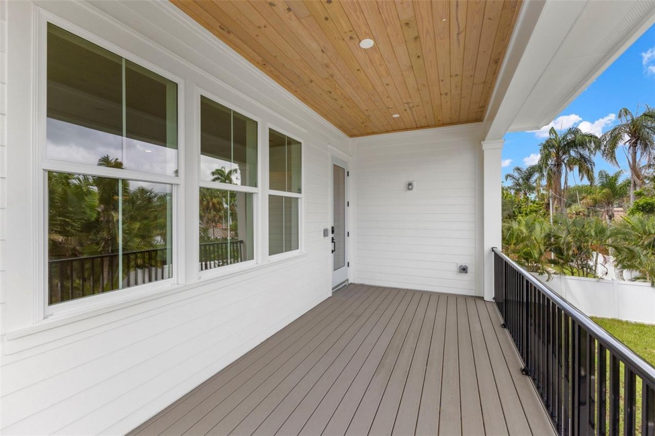 3534 Overlook Drive Ne, Saint Petersburg, FL 33703 Photo