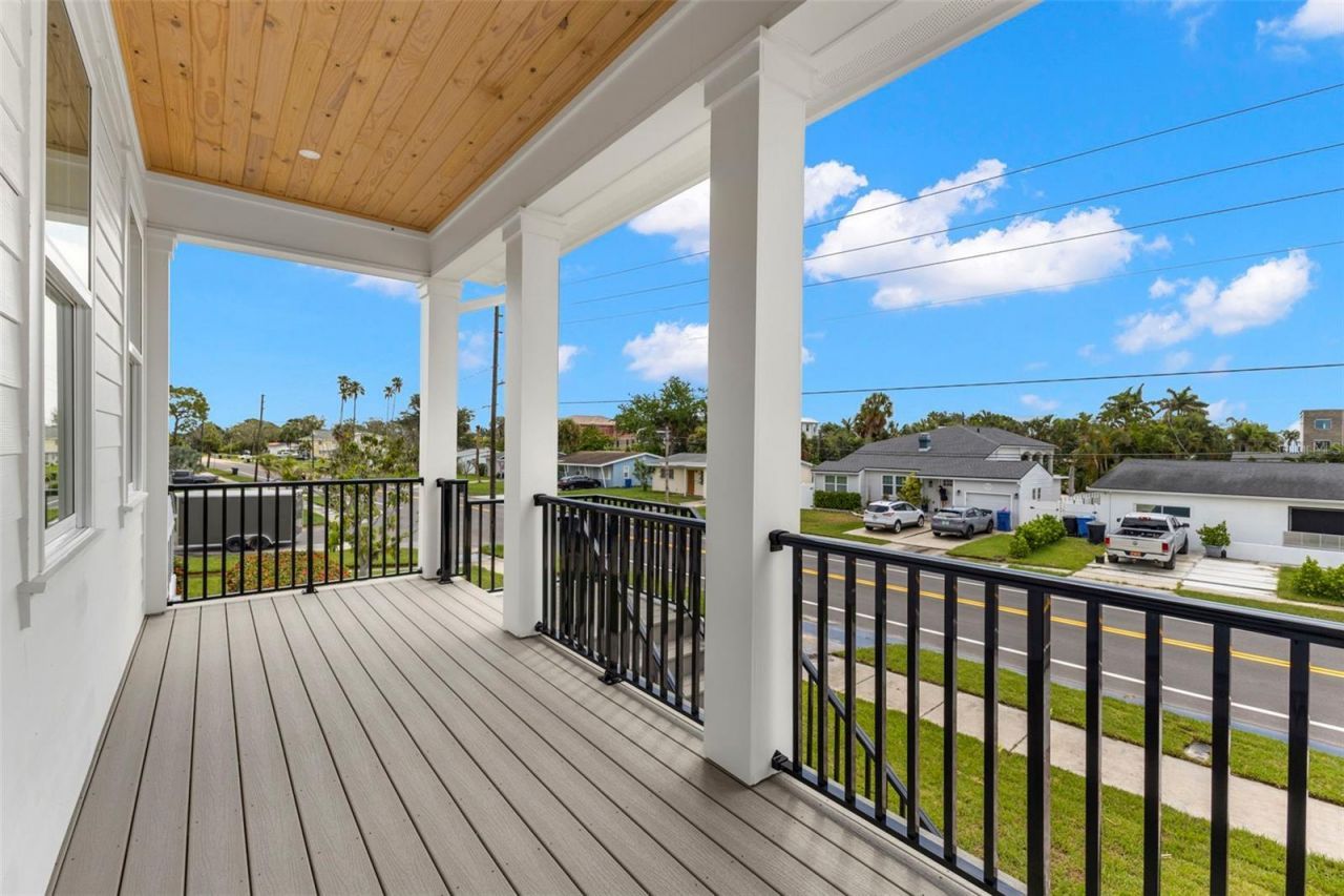 3534 Overlook Drive Ne, Saint Petersburg, FL 33703 Photo