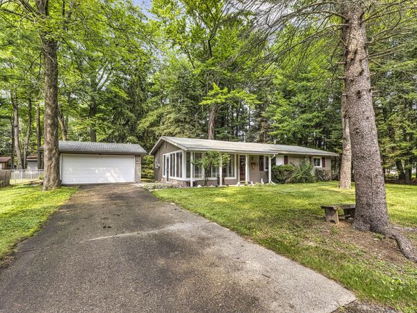 115 Birchwood Avenue, Prudenville, MI 48651