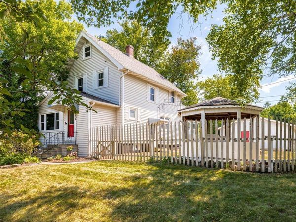 824 E 11th Street, Duluth, MN 55805
