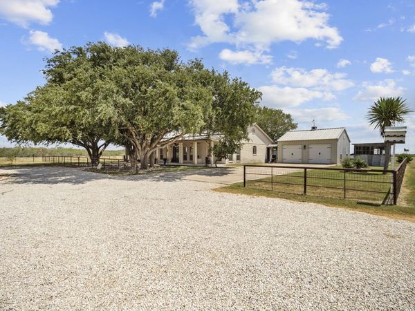 809 County Road 213, McCoy, TX 78113