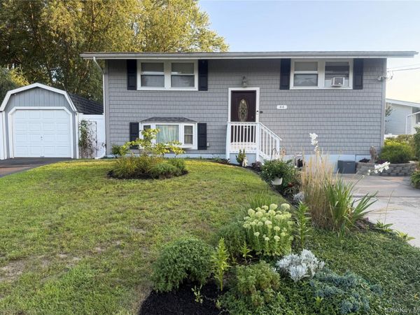 44 Buckskin Lane, Selden, NY 11784