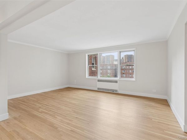 68-61 Yellowstone Boulevard , Unit 610, Forest Hills, NY 11375